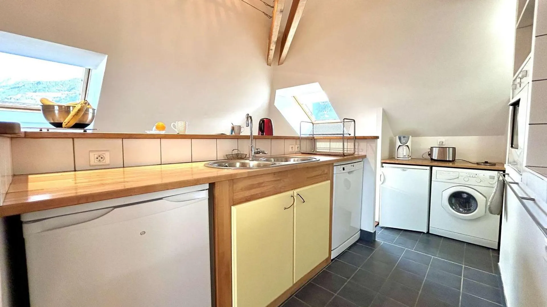 Duplex 70M² 8 Pers. A Briancon, Proche Telecabine, 2 Chambres, Coin Nuit, Parking Prive - Fr-1-330C-1